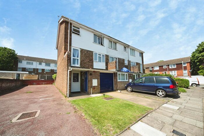 4 Bedroom End Of Terrace House For Sale In Beale Street, Dunstable, LU6