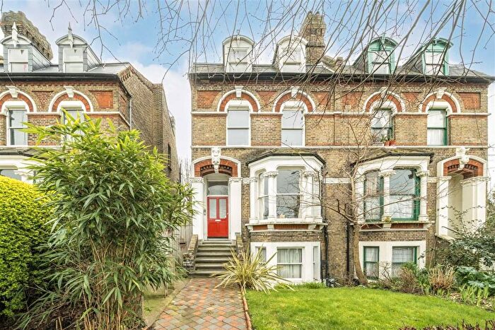 2 Bedroom Flat To Rent In New Cross Road, New Cross, SE14