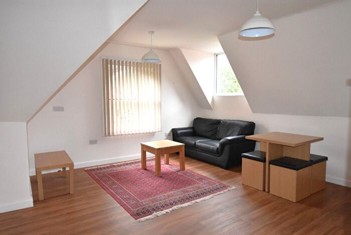 2 Bedroom Flat To Rent In - Pearson Park, Hull, HU5