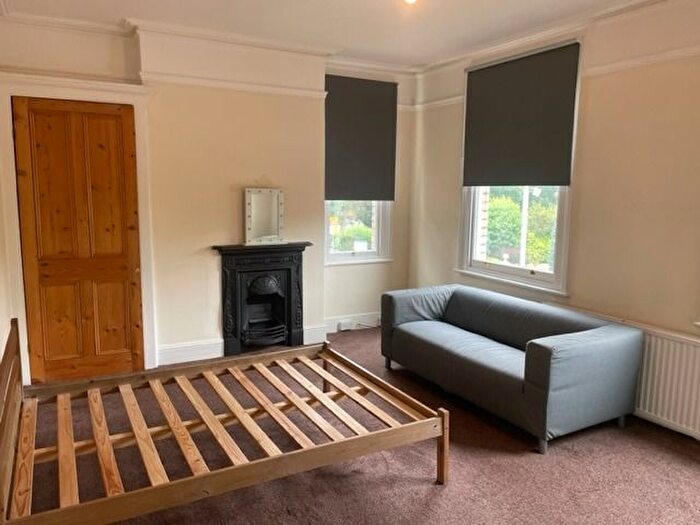 1 Bedroom Flat To Rent In Church Road, Earley, Reading, Berkshire, RG6