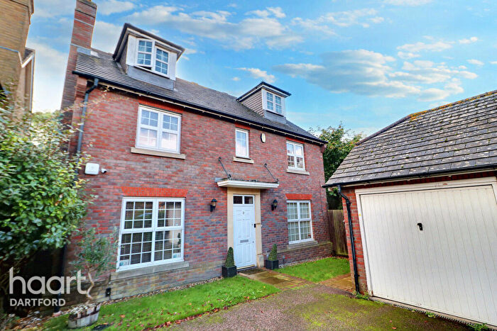 6 Bedroom Detached House For Sale In High Trees, Dartford, DA2