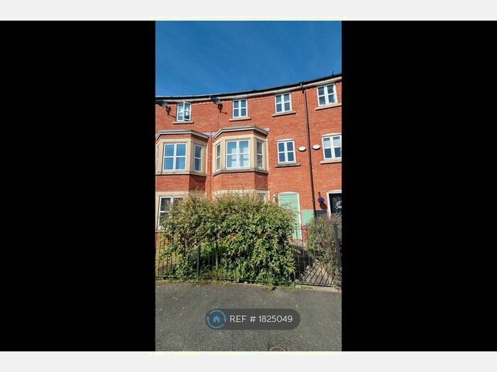 4 Bedroom Terraced House To Rent In Portland Road, Great Sankey, Warrington, WA5