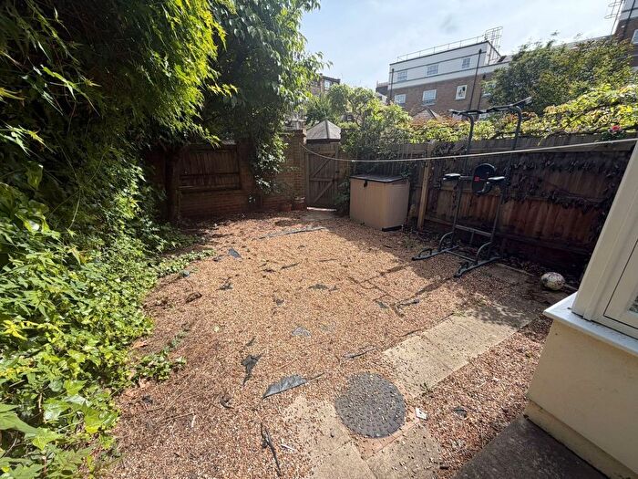 5 Bedroom Flat To Rent In Harper Road - Bedroom, Story House, SE1