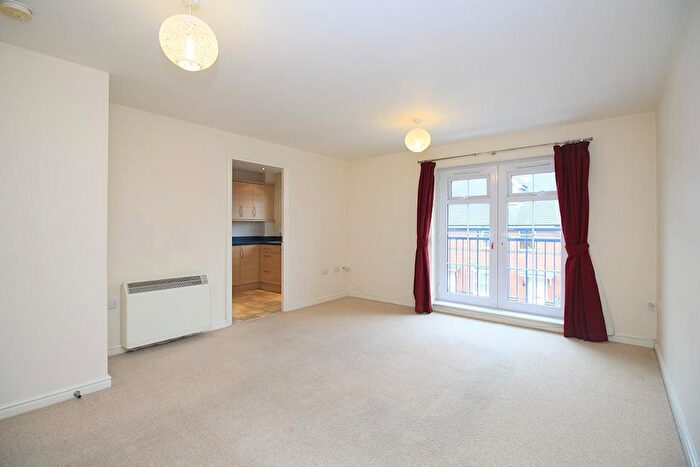 2 Bedroom Flat To Rent In Holland Close, Loughborough, LE11
