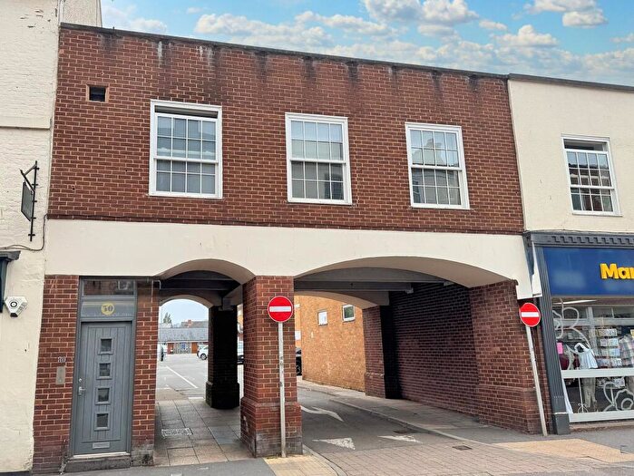3 Bedroom Flat For Sale In Bampton Street, Tiverton, EX16