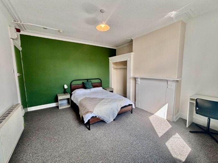 1 Bedroom House To Rent In Aberdeen Walk (Room ), Armley, Leeds, LS12