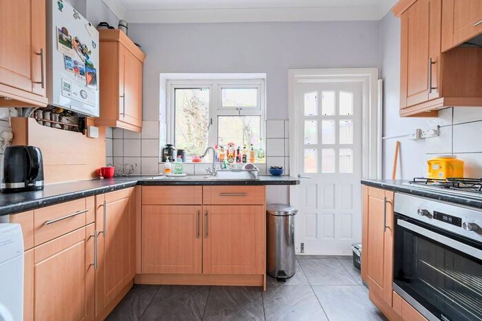 4 Bedroom Terraced House To Rent In Oliver Road, London, Hl, Walthamstow, London, E17