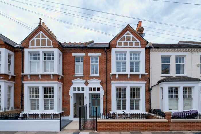 5 Bedroom Flat To Rent In Fanthorpe Street, London, SW15