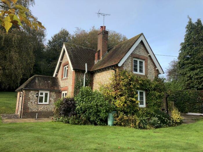 3 Bedroom Character Property To Rent In East Meon, Petersfield / Alton / Winchester, Hampshire, GU32