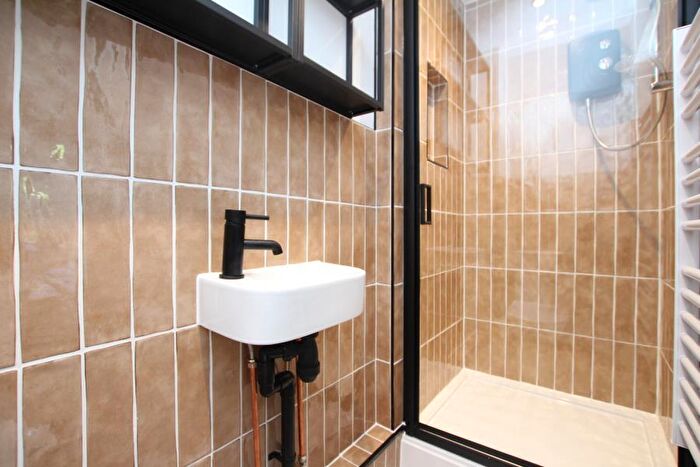 1 Bedroom Semi-Detached House To Rent In Oldbury Court Road - Fishponds, BS16