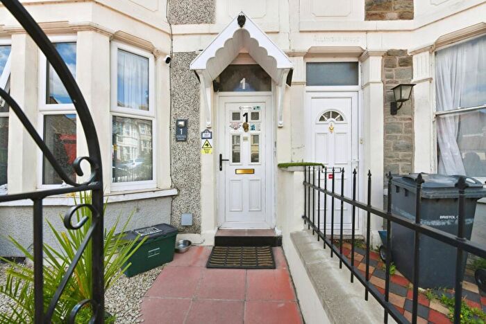 4 Bedroom End Of Terrace House For Sale In Fairfield Road, Southville, Bristol, Somerset, BS3
