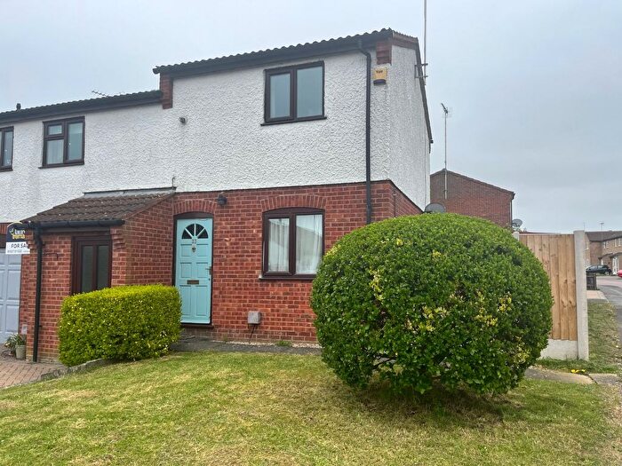 2 Bedroom End Of Terrace House To Rent In Lincoln Way, Daventry, Northamptonshire, NN11