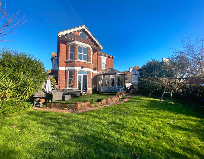 6 Bedroom Semi-Detached House For Sale In Priory Road, Hastings, TN34