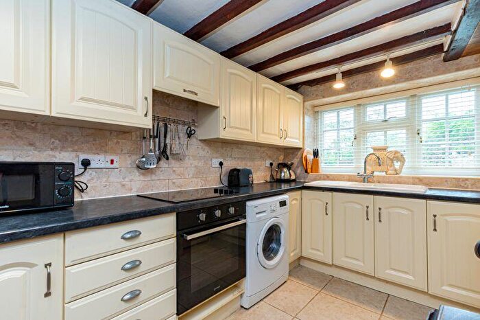3 Bedroom Detached House To Rent In Peaks Lane, Witney, OX29