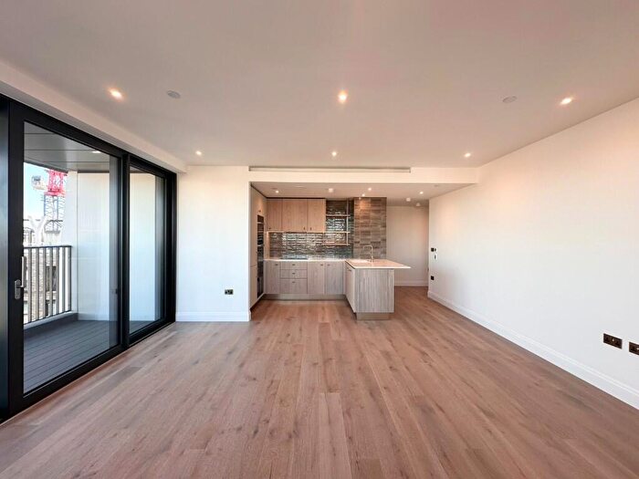 2 Bedroom Flat To Rent In Engine House Way, London, NW1