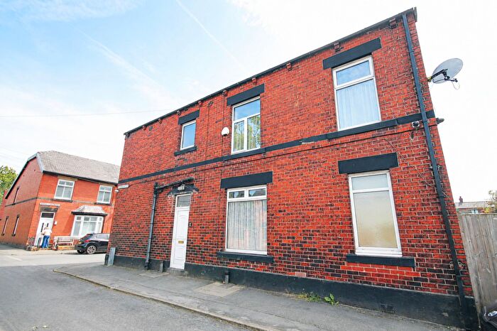 3 Bedroom End Of Terrace House To Rent In Town House Road, Littleborough, OL15