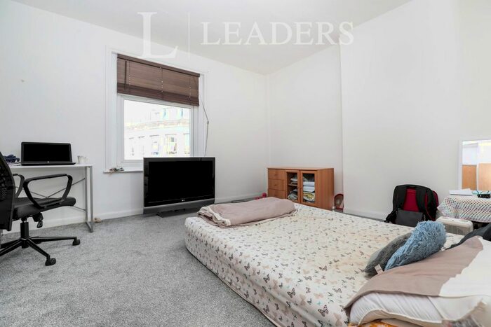 2 Bedroom Maisonette To Rent In London Road, Portsmouth, PO2