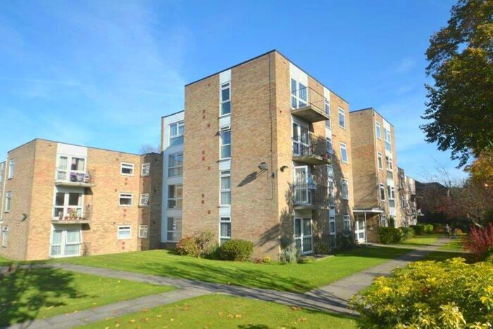 2 Bedroom Flat To Rent In Devonshire Road, Sutton, Surrey, SM2