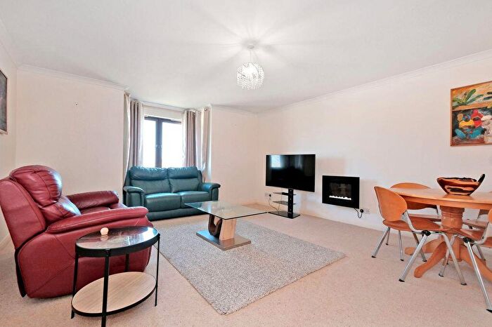 2 Bedroom Flat To Rent In Links View, City Centre, Aberdeen, AB24