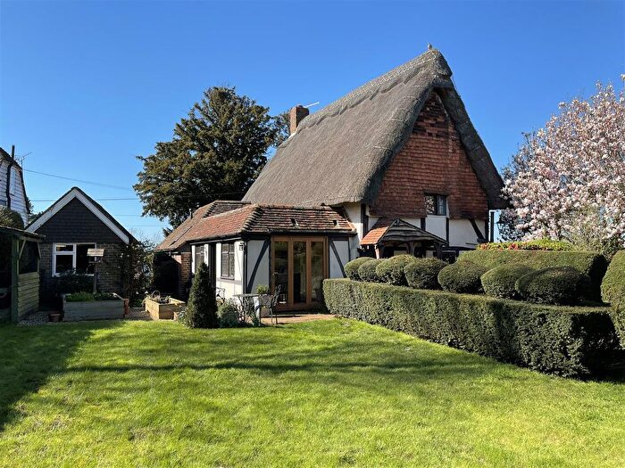 4 Bedroom Detached House For Sale In Addlestead Road, East Peckham, Tonbridge, TN12