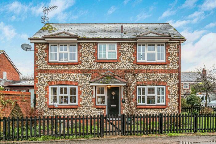 3 Bedroom Semi-Detached House For Sale In The Flintings, Gaddesden Row, Hemel Hempstead, HP2