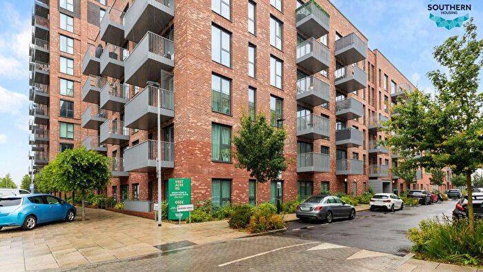 1 Bedroom Flat For Sale In Samara Drive, Southall, UB1