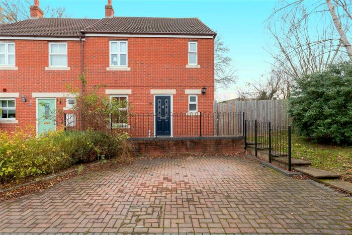 3 Bedroom End Of Terrace House To Rent In Kingfisher Grove, Three Mile Cross, Berkshire, RG7