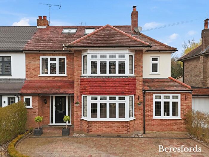 4 Bedroom Semi-Detached House For Sale In Selwood Road, Brentwood, CM14