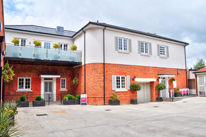 2 Bedroom Apartment To Rent In Dean Street, Marlow, Buckinghamshire, SL7