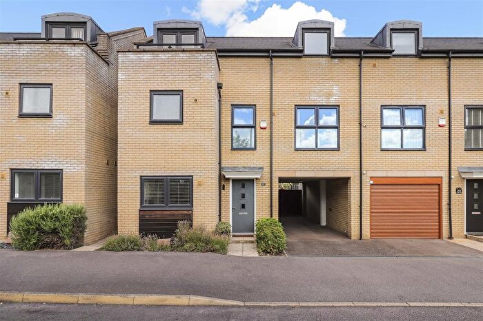 4 Bedroom Semi-Detached House For Sale In Ring Fort Road, Cambridge, CB4
