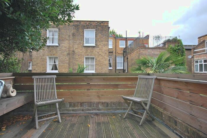 2 Bedroom Flat To Rent In Kelvedon Road, Parsons Green, SW6