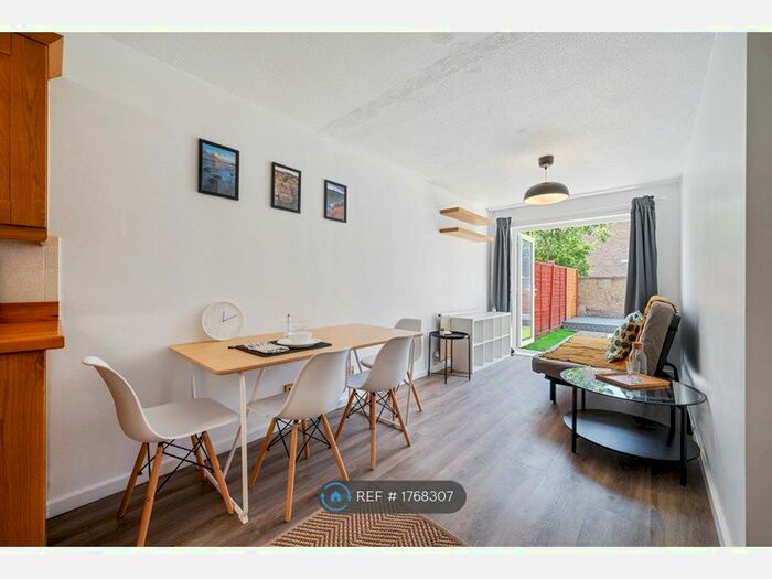 4 Bedroom Terraced House To Rent In Howell Walk, London, SE1