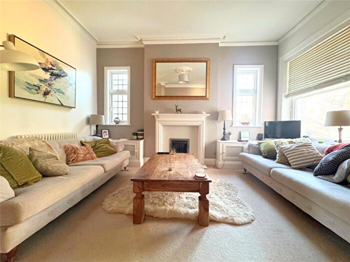 2 Bedroom Apartment For Sale In West Overcliff Drive, Bournemouth, Dorset, BH4