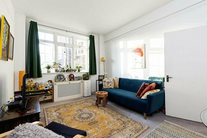 1 Bedroom Flat To Rent In Cleve Road, West Hampstead, NW6