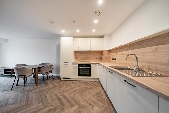 1 Bedroom Apartment To Rent In Chapmans Yard, Upper Gough Street, Birmingham, B1