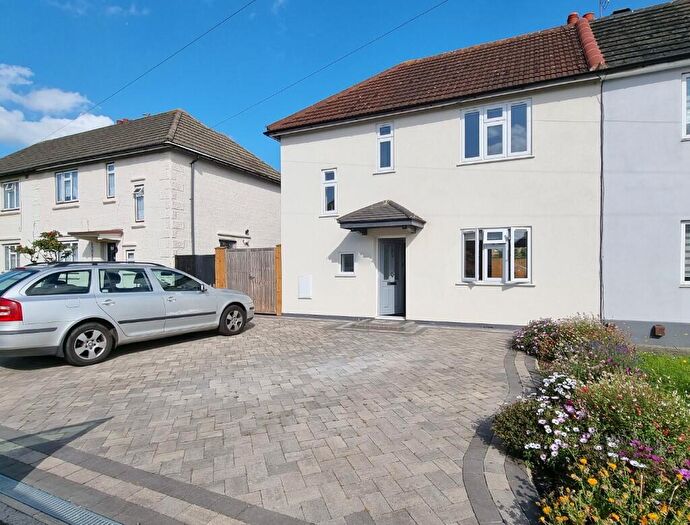 2 Bedroom Semi-Detached House For Sale In Princes Park, Rainham, Havering, London, RM13