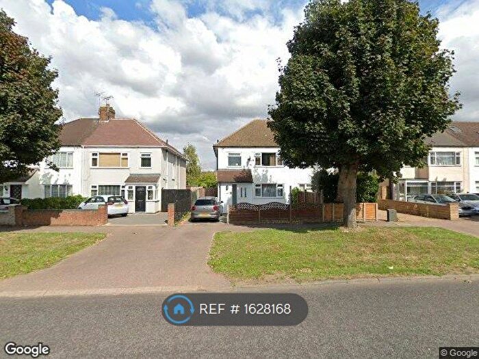4 Bedroom Semi-Detached House To Rent In Wellfield Road, Hatfield, AL10