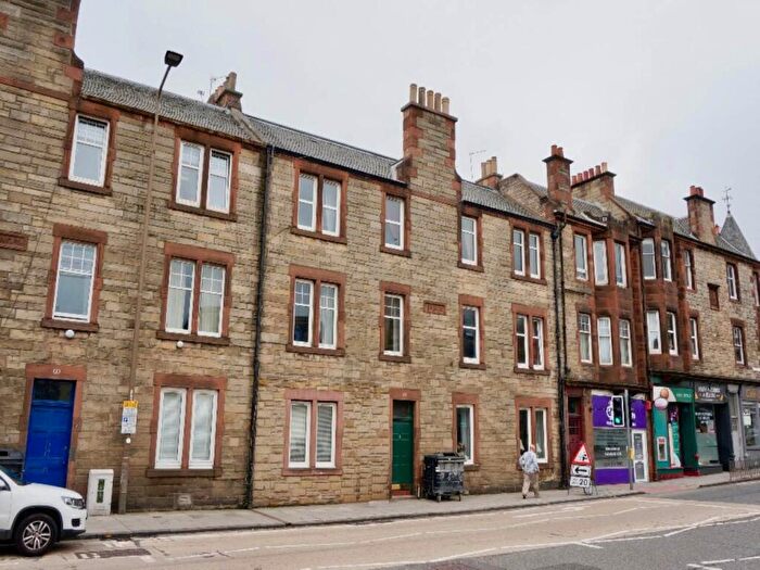 2 Bedroom Flat To Rent In Marischal Place, Blackhall, Edinburgh, EH4