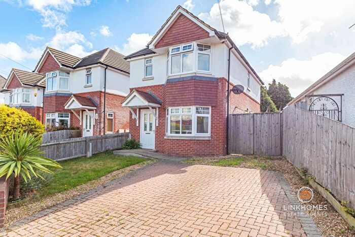 3 Bedroom Detached House For Sale In St Marys Road, Poole, BH15