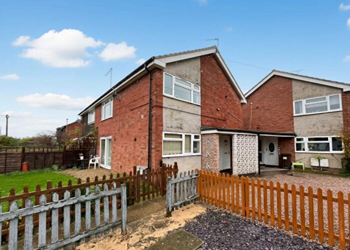 2 Bedroom Maisonette To Rent In Cannock Road, Aylesbury, HP20