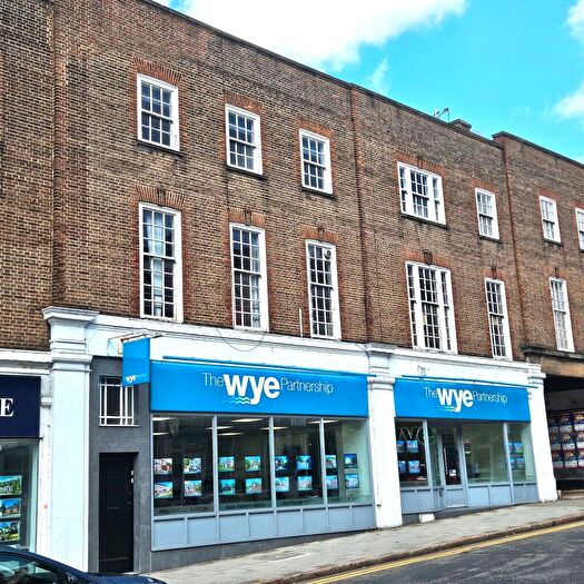 2 Bedroom Property To Rent In Crendon Street, High Wycombe, HP13