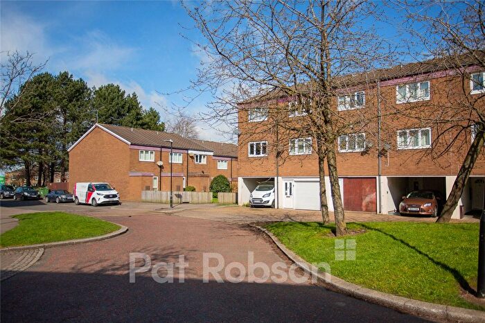 2 Bedroom Flat To Rent In Stainton Drive, Gateshead, Tyne And Wear, NE10