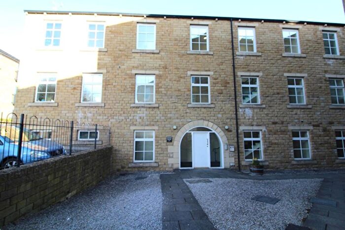 2 Bedroom Apartment To Rent In Jesmond Square, LS28