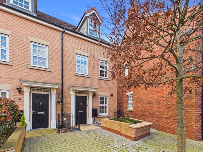 3 Bedroom End Of Terrace House For Sale In Dickinson Walk, Beverley, HU17