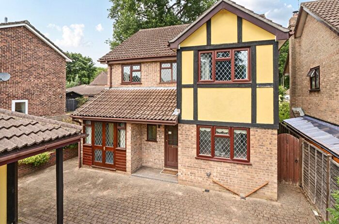 4 Bedroom Detached House For Sale In Forest Rise, Liss, GU33