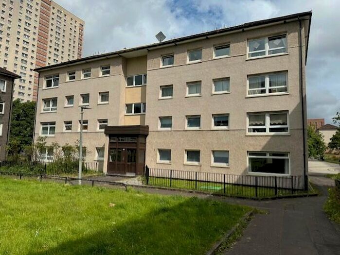 4 Bedroom House Of Multiple Occupation To Rent In St. Mungo Avenue, Glasgow, G4