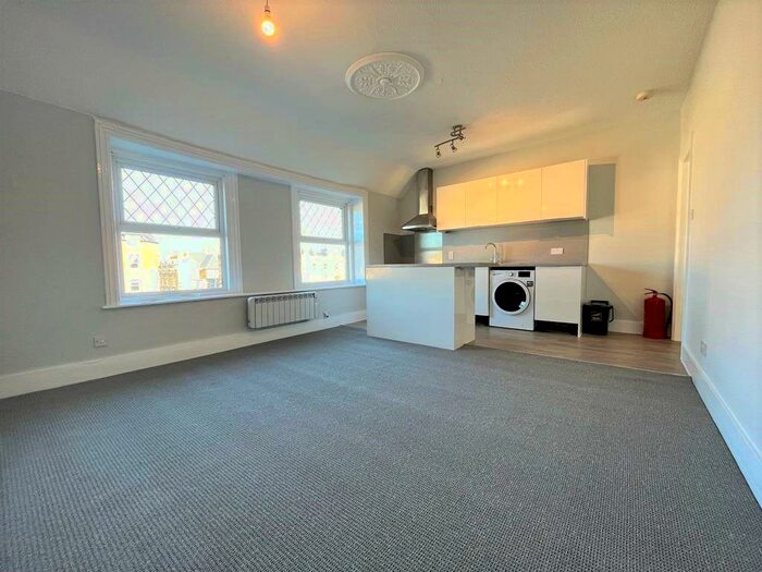 1 Bedroom Flat To Rent In Westgate, CT8