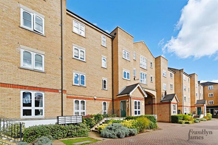 2 Bedroom Apartment To Rent In Wheat Sheaf Close, London, E14