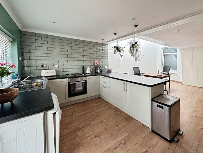 2 Bedroom End Of Terrace House For Sale In Brynmill Avenue, Brynmill, Swansea, SA2