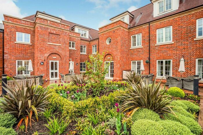 2 Bedroom Apartment For Sale In - The Broadway, Amersham, Buckinghamshire, HP7